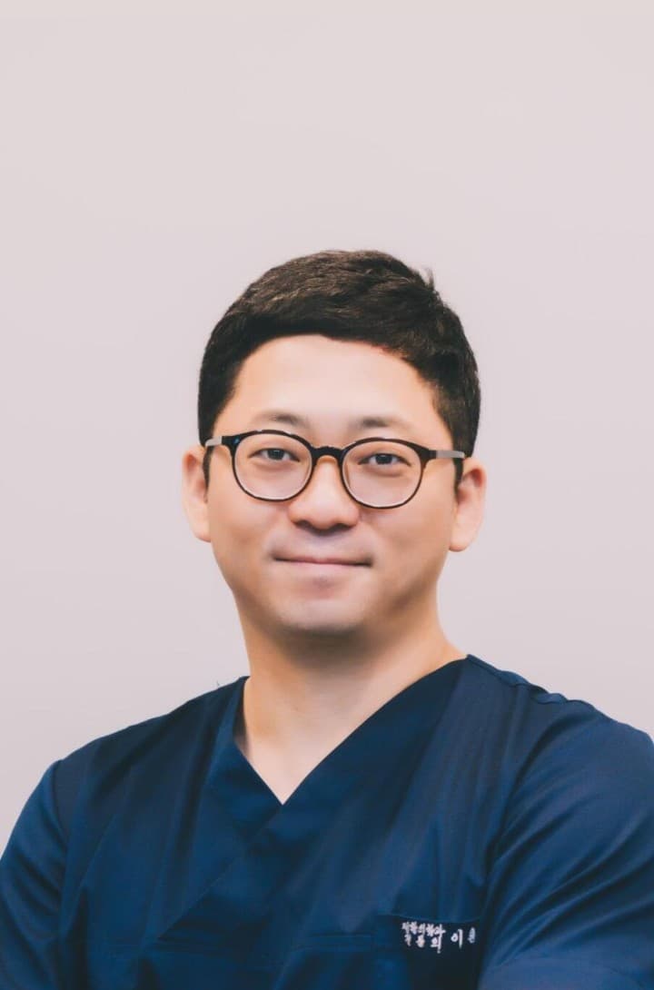 이용기 원장 — 재활의학과 전문의